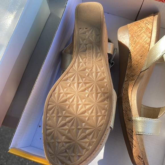 Wedge sandals - Picture 3 of 4